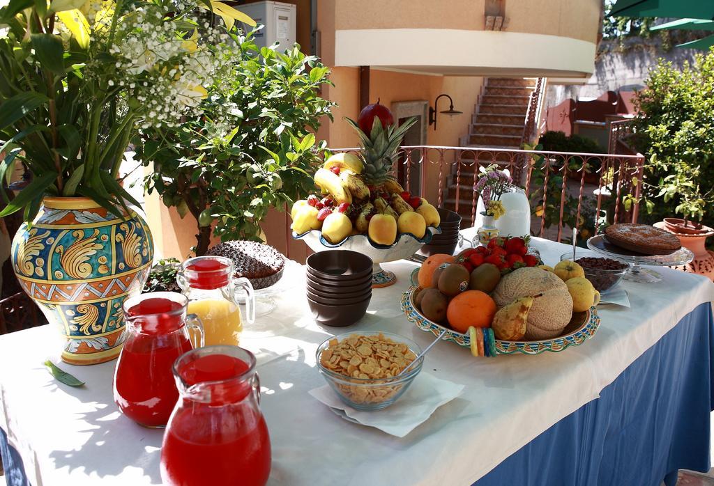 Villa Cristina Giardini-Naxos Kültér fotó