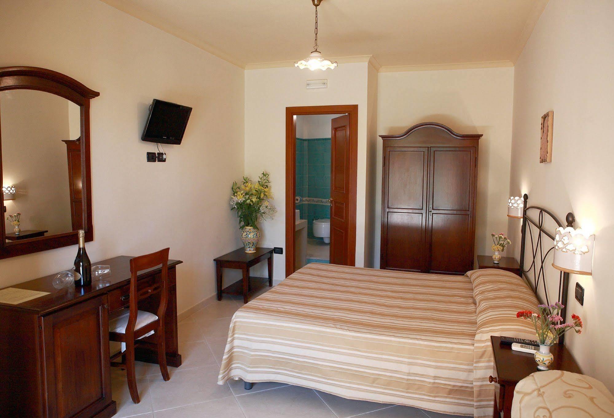 Villa Cristina Giardini-Naxos Kültér fotó